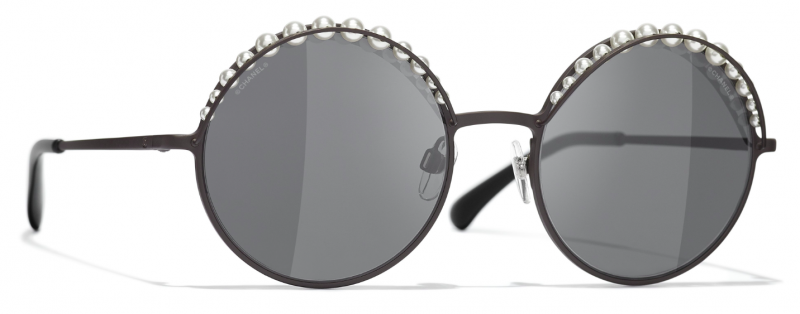 Sunglasses Chanel Black in Plastic - 33728897